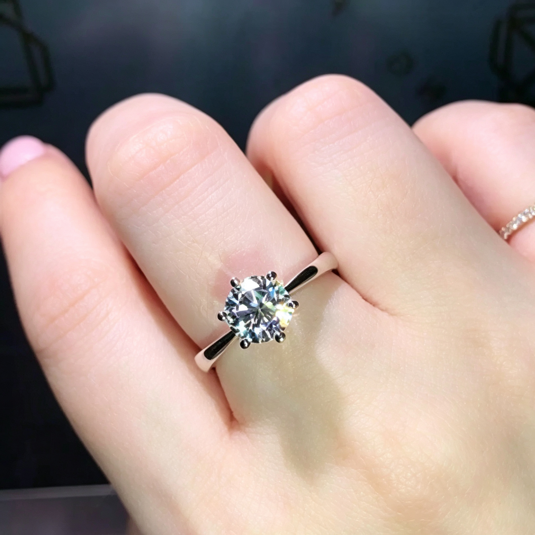 S925 Silver Adjustable Six‑Prong One-Carat Style Round Diamond Ring, Ideal Gift For Women