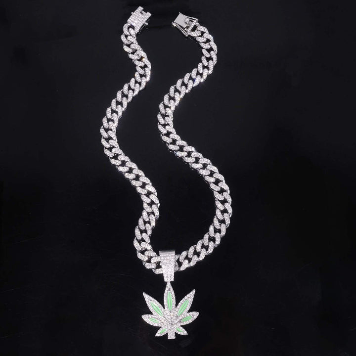 Trendy hip-hop rhinestone-studded maple leaf pendant necklace; a stylish, affordable luxury Cuban chain