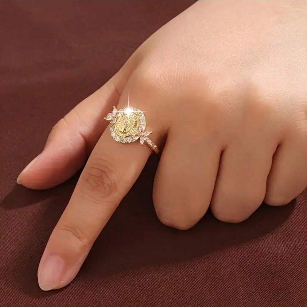 Bohemian Vintage-Style Diamond-Set Statement Ring, Halo Floral Band Ring for Women