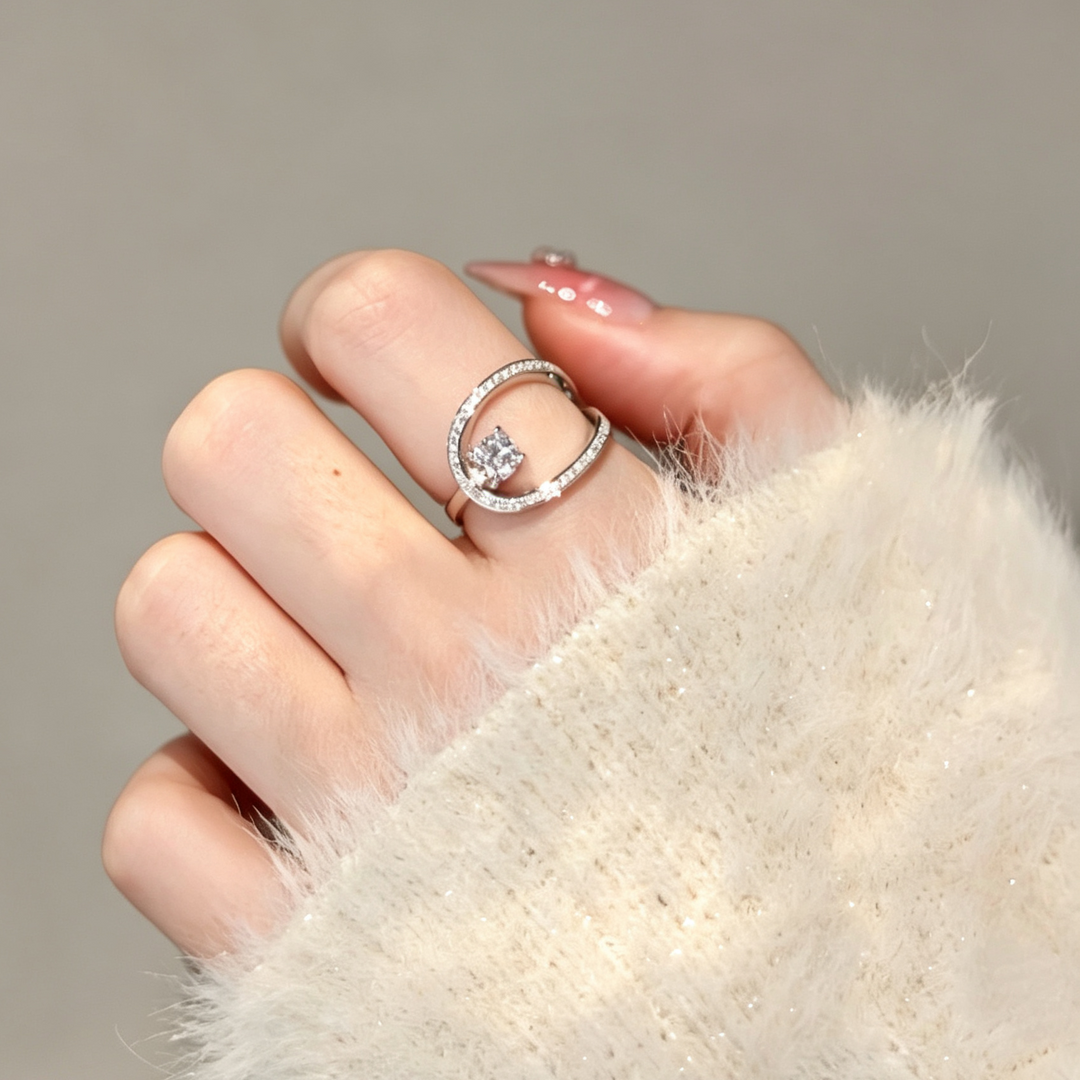 Classic Ring with Openwork Linear Design, Round Center Diamond Statement Ring for Women