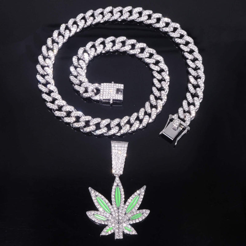 Trendy hip-hop rhinestone-studded maple leaf pendant necklace; a stylish, affordable luxury Cuban chain