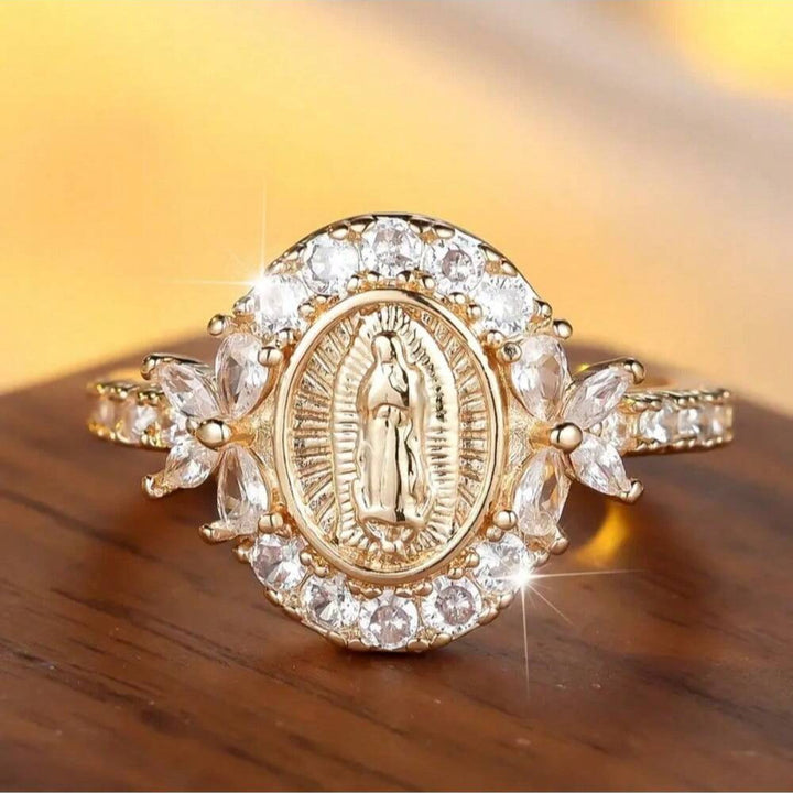 Bohemian Vintage-Style Diamond-Set Statement Ring, Halo Floral Band Ring for Women