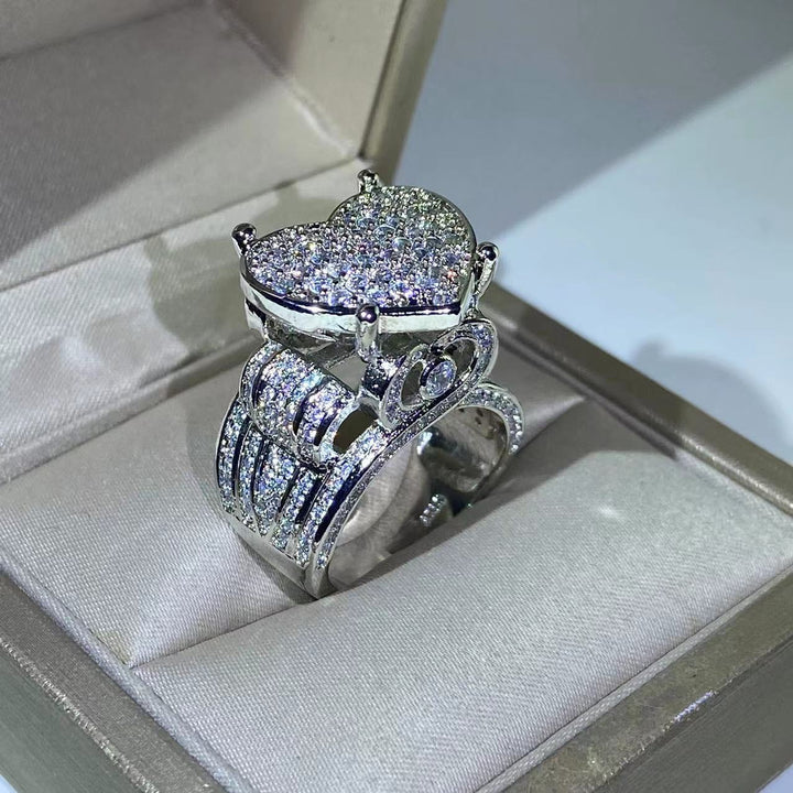Stunning Heart Design Statement Ring, Eye-catching Sparkling Style for Women