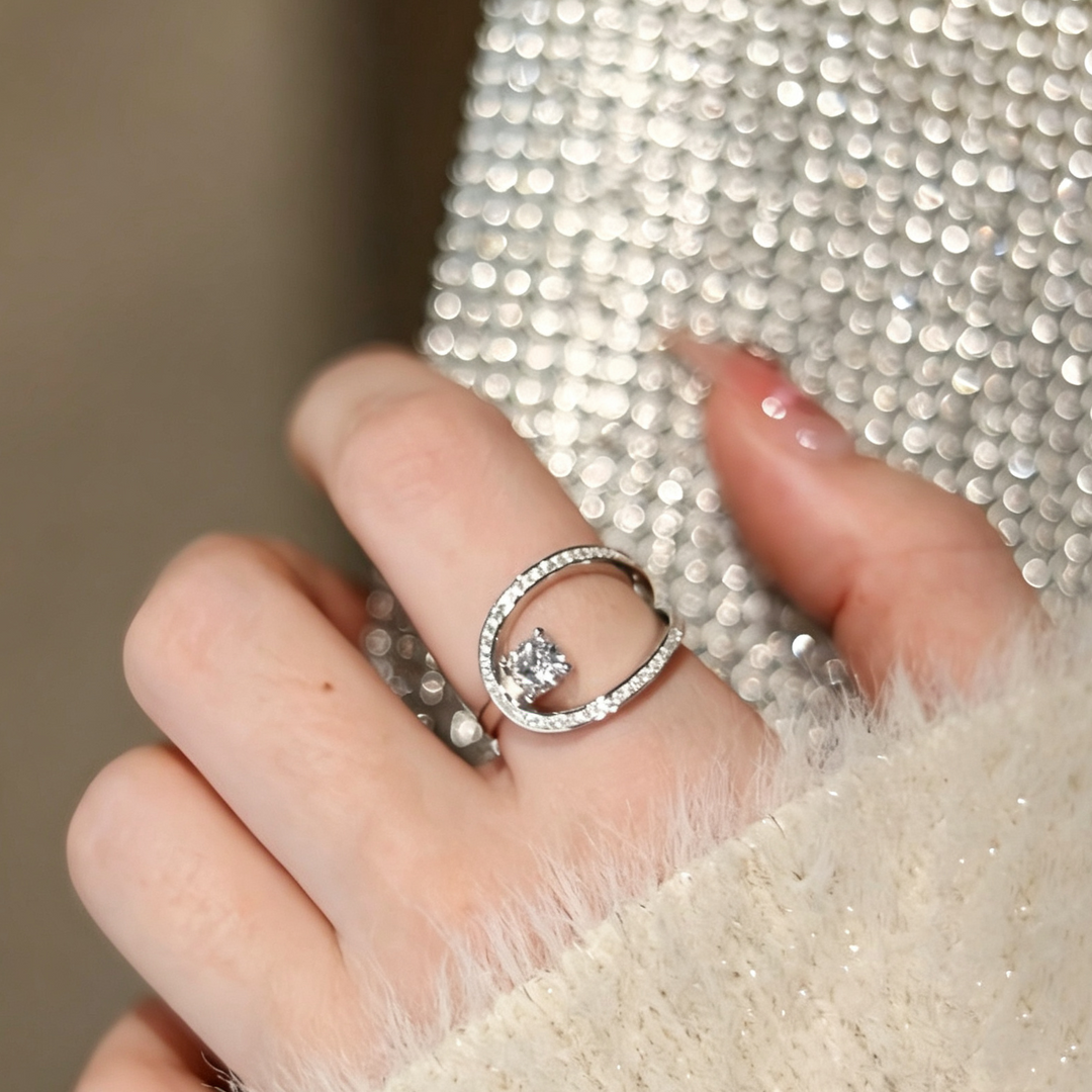 Classic Ring with Openwork Linear Design, Round Center Diamond Statement Ring for Women