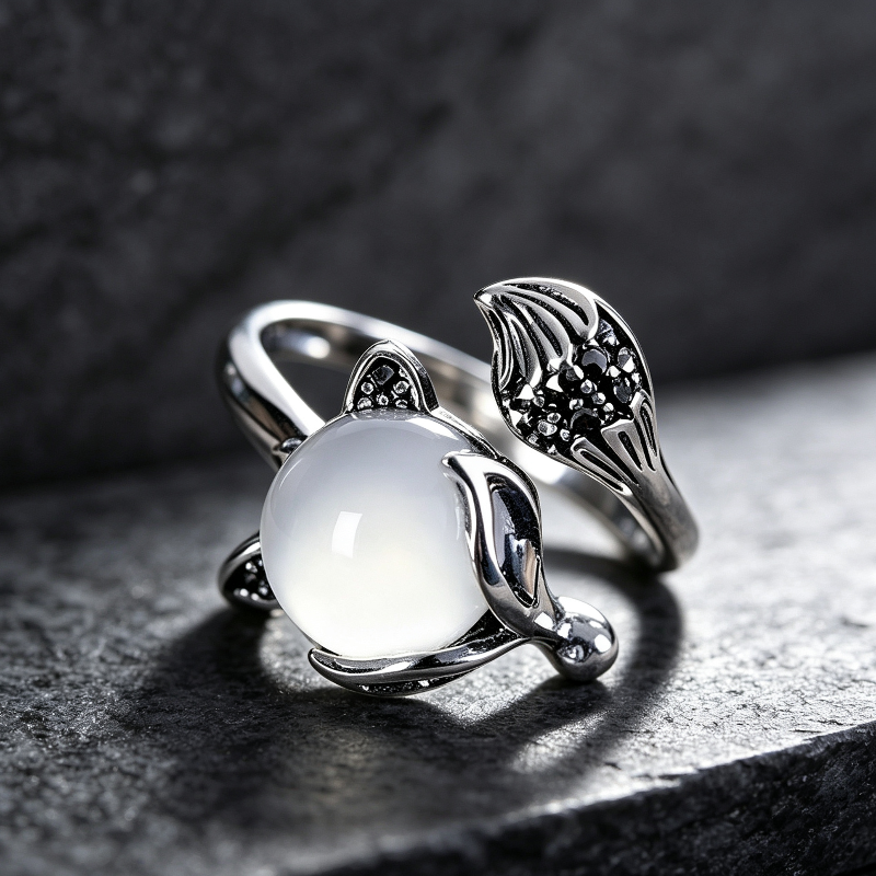 Vintage Open‑Adjustable Animal Statement Ring, Two‑Style Sculpted Ring With Round Gemstone Inlay