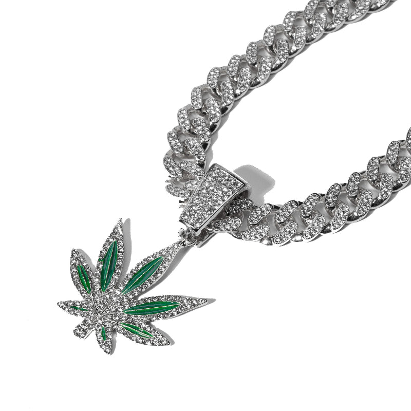 Trendy hip-hop rhinestone-studded maple leaf pendant necklace; a stylish, affordable luxury Cuban chain