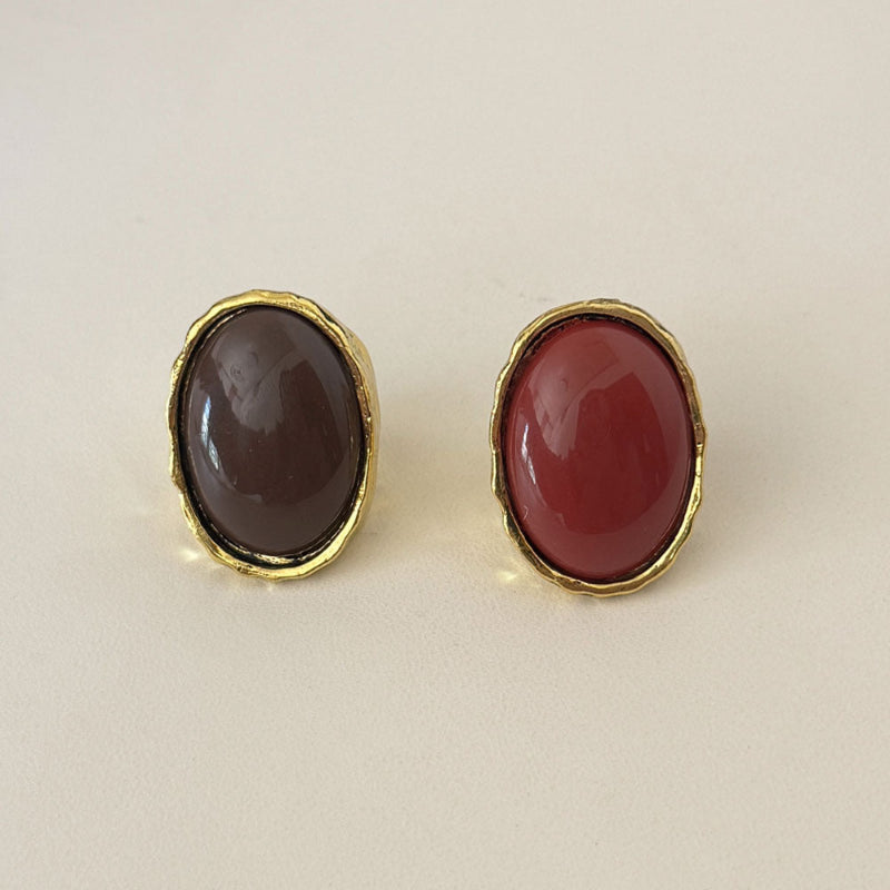 Vintage Hammered Frame Oval Gem Statement Ring, Bold Retro Large Stone Gold‑Tone Open Ring