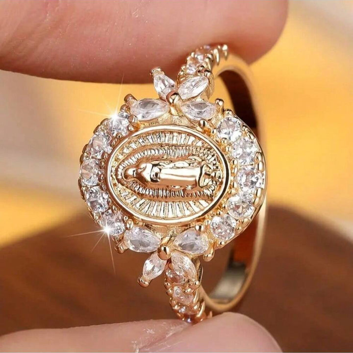 Bohemian Vintage-Style Diamond-Set Statement Ring, Halo Floral Band Ring for Women