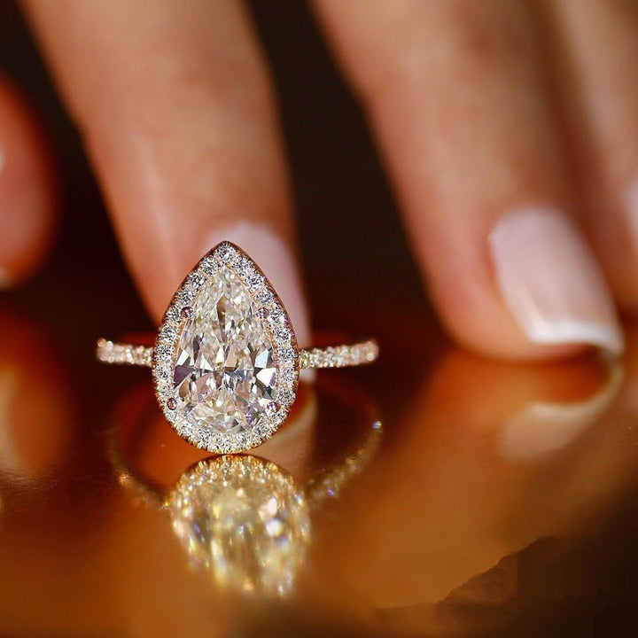 Creative Sparkling Pear-Cut Diamond Ring, Perfect for Women Gifting and Daily Wear