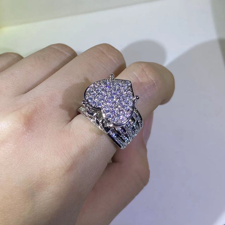 Stunning Heart Design Statement Ring, Eye-catching Sparkling Style for Women