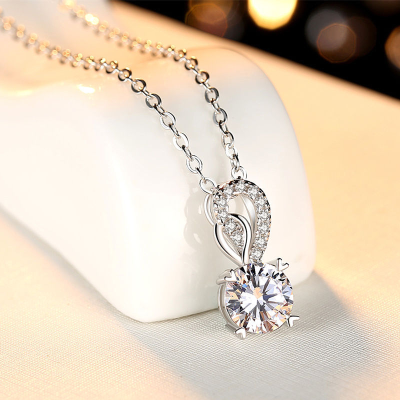 Elegant Twisted Round Diamond Pendant Necklace, Sophisticated Daily & Evening Statement Clavicle Chain