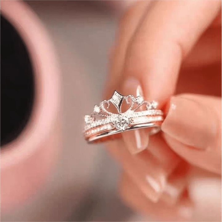 Exquisite 2-Piece Crown Stackable Ring Set, Sparkling Stone Queen Statement Rings for Women