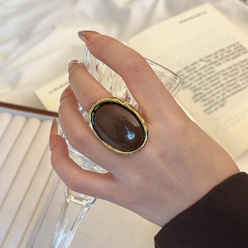Vintage Hammered Frame Oval Gem Statement Ring, Bold Retro Large Stone Gold‑Tone Open Ring