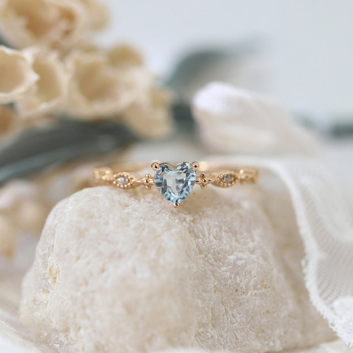 Vintage Heart‑Cut Blue Gem & Accent Diamond Promise Ring, Elegant Stackable Statement Ring