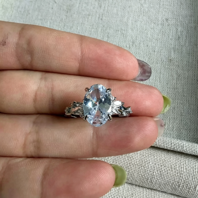 Oval‑Cut Diamond Engagement Ring, Vintage Vine‑Style Gold Women’s Ring