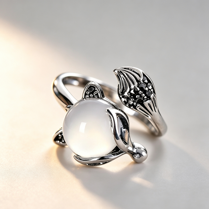 Vintage Open‑Adjustable Animal Statement Ring, Two‑Style Sculpted Ring With Round Gemstone Inlay