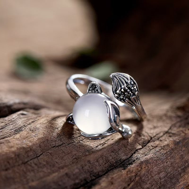 Vintage Open‑Adjustable Animal Statement Ring, Two‑Style Sculpted Ring With Round Gemstone Inlay